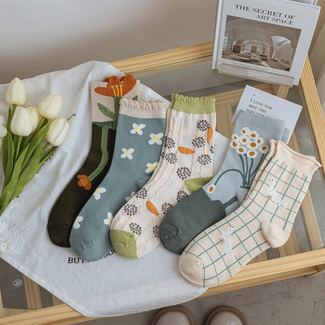 Rufia - Floral Lace Trim Mid-Calf Socks