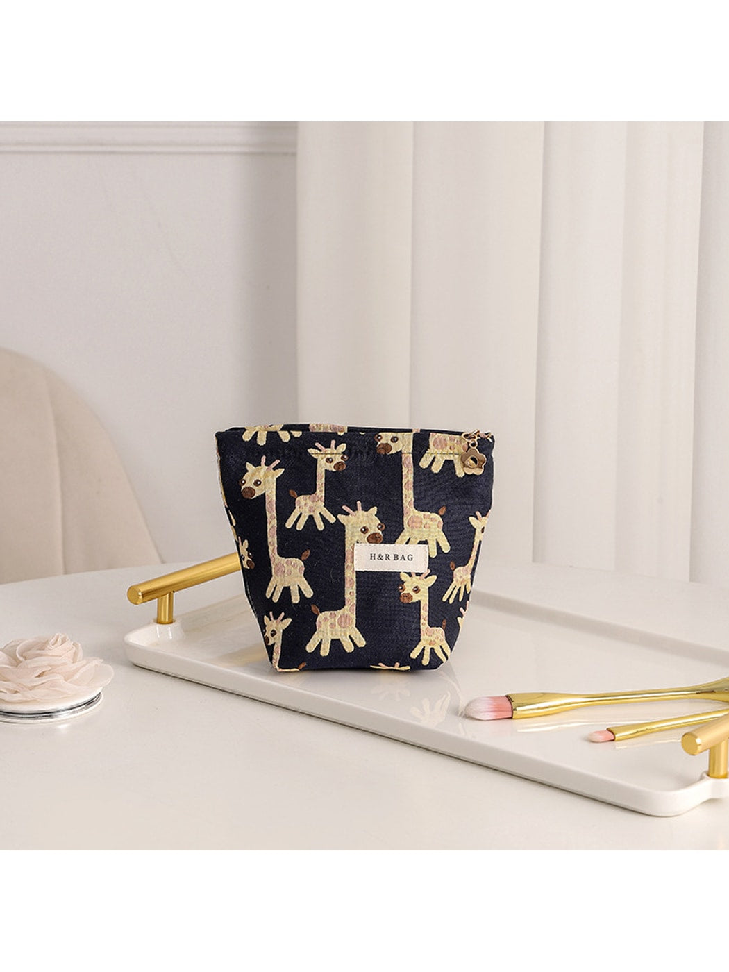 Cosbai - Giraffe Print Portable Storage Bag