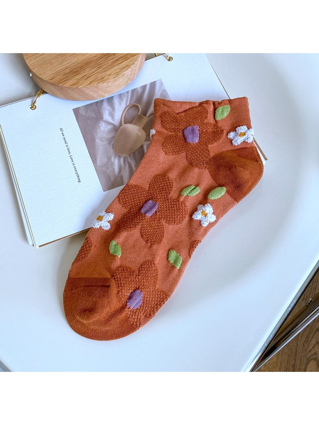 Rufia - Playful Flower Motif Casual Ankle Socks