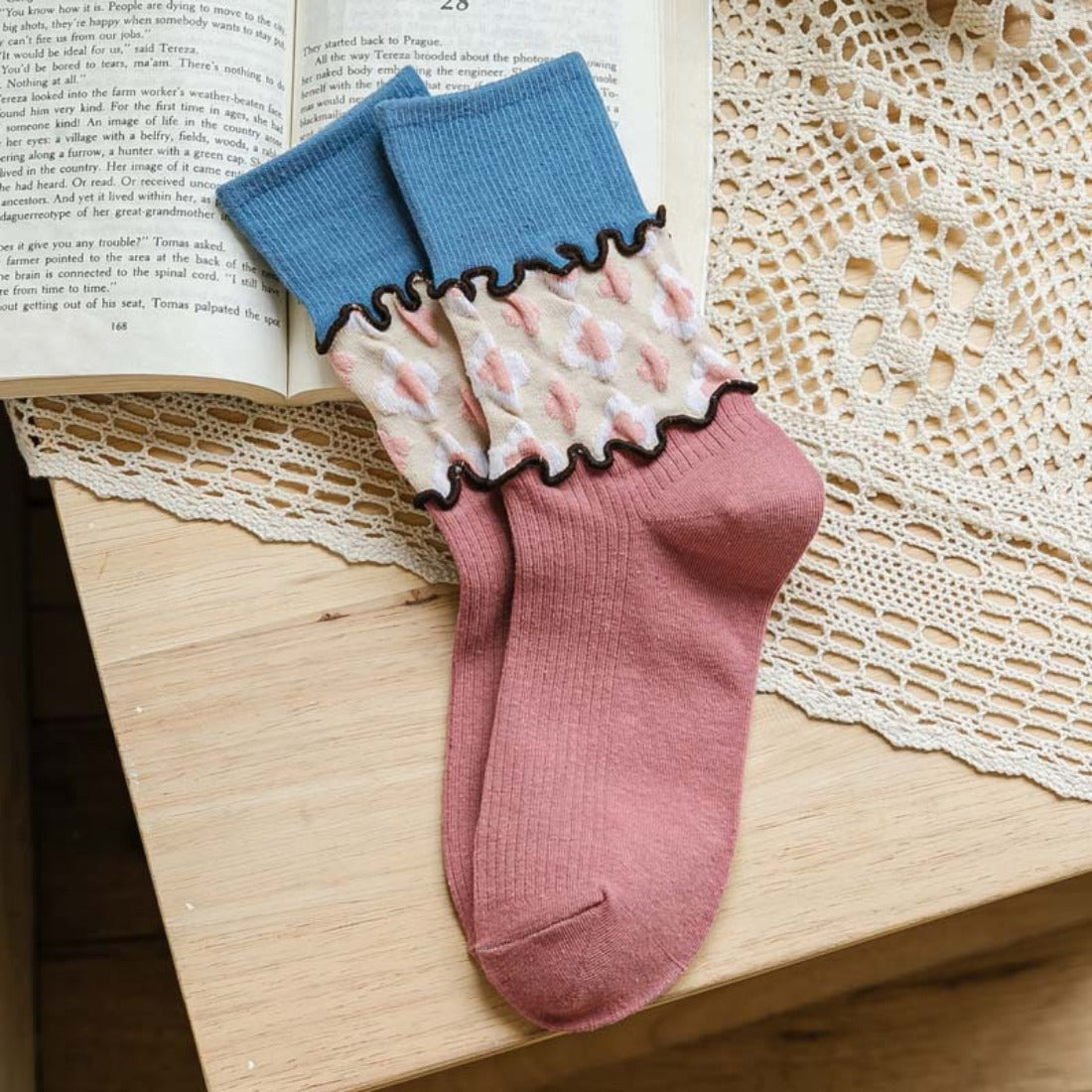 Rufia - Color Block Lace Trim Mid-Calf Socks