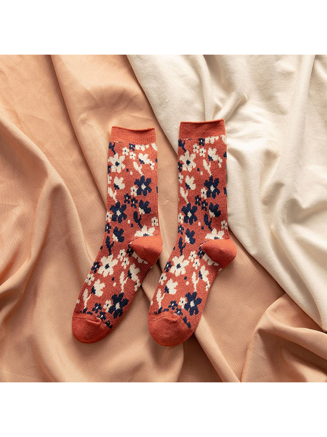 Rufia - Retro Wildflower Pattern Crew Socks