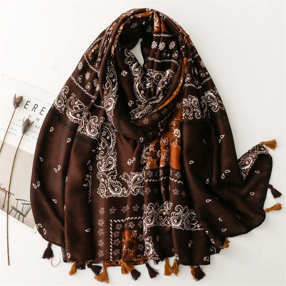 Scarvii - Paisley Pattern Fringed Scarf