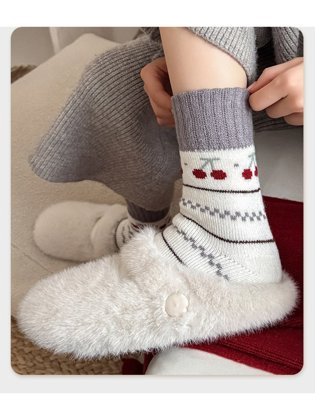 Rufia - White and Red Pattern Crew Socks