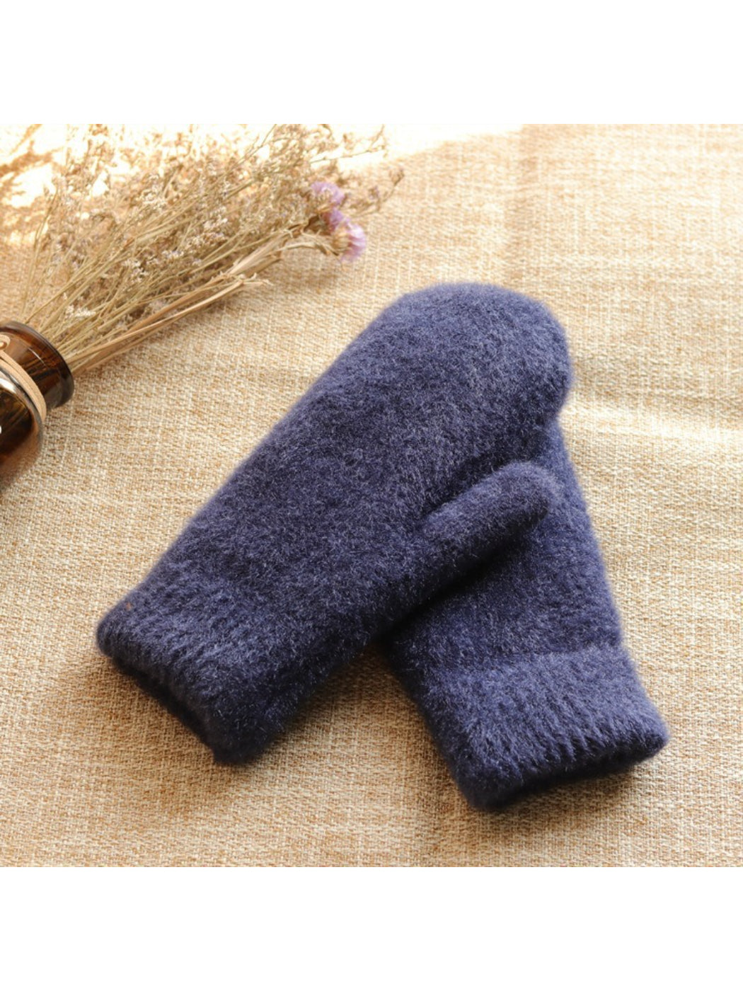 Gloving - Plush Solid Color Mittens