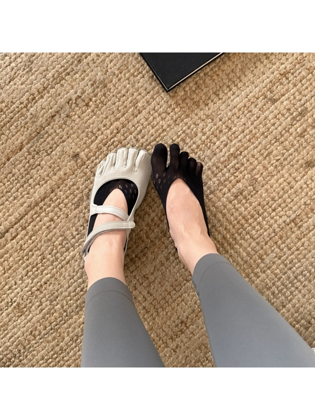 Rufia - Minimal Split-Toe Solid Color Socks