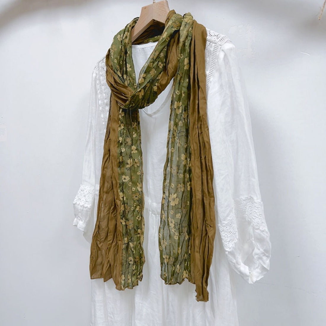 Scarvii - Narrow Pleated Spring Scarf