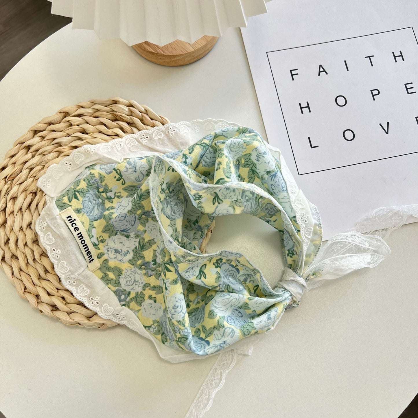 Scarvii - Farmhouse Romantic Floral Headscarf