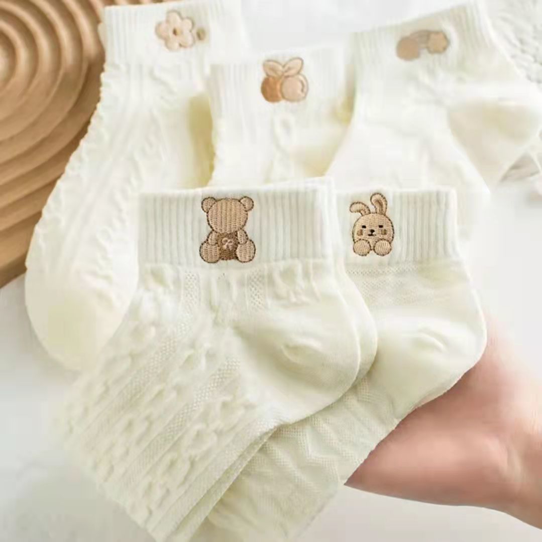Rufia - White Embroidered Short Socks
