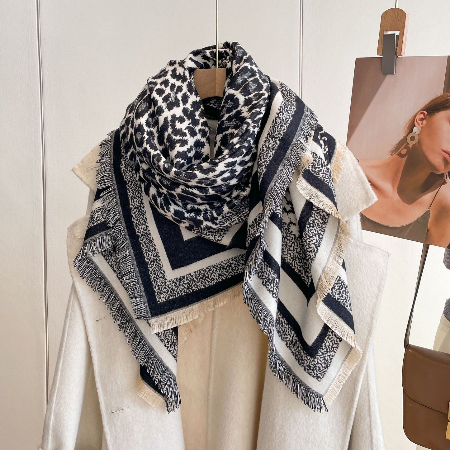 Scarvii - Fashionable Leopard Print Scarf