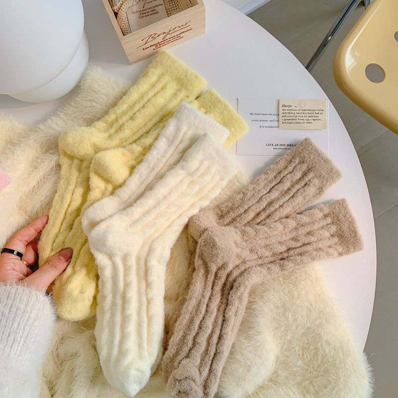 Rufia - 5 Pairs Solid Color Plush Socks