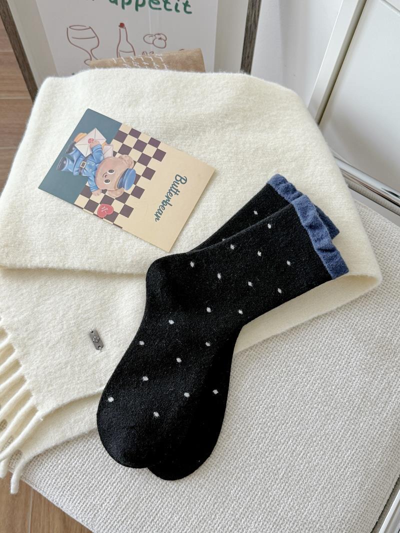 Product image for Rufia - Women's Autumn and Winter Socks (Polka Dots)