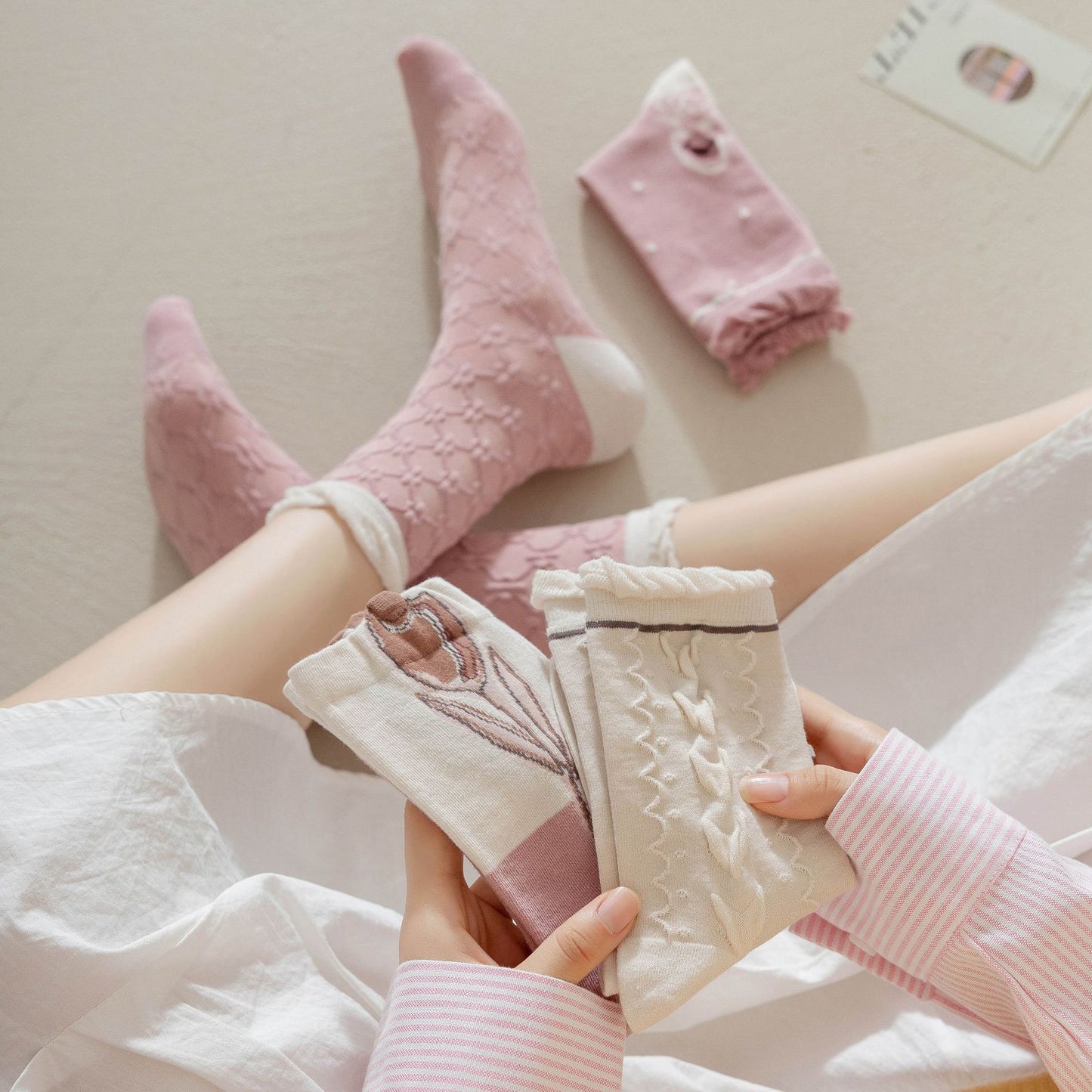 Rufia - Cute Patterned Socks in Pink and White