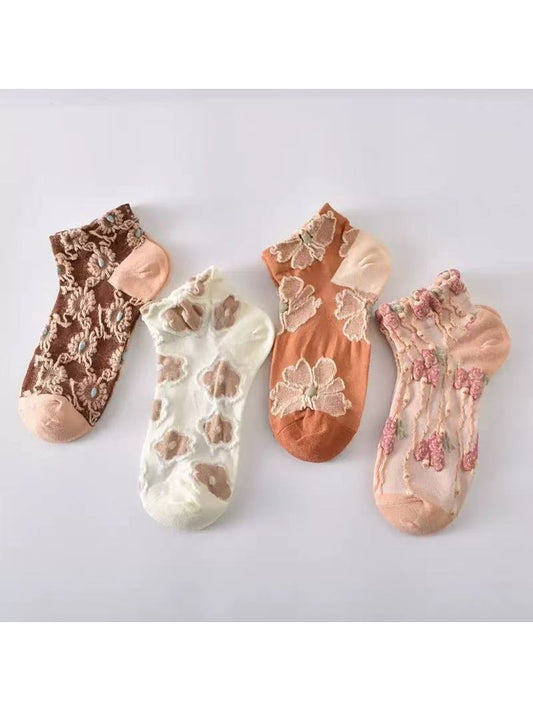 Rufia - Vintage Floral Relief Pattern Ankle Socks