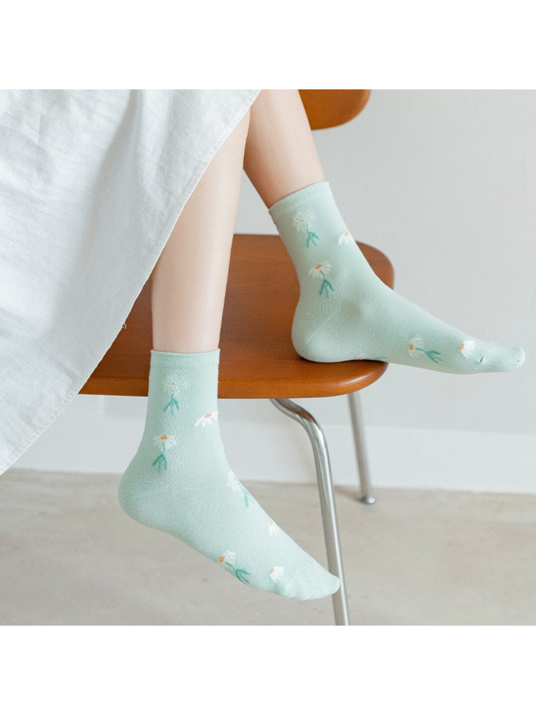 Rufia - Daisy Knit Pattern Everyday Crew Socks