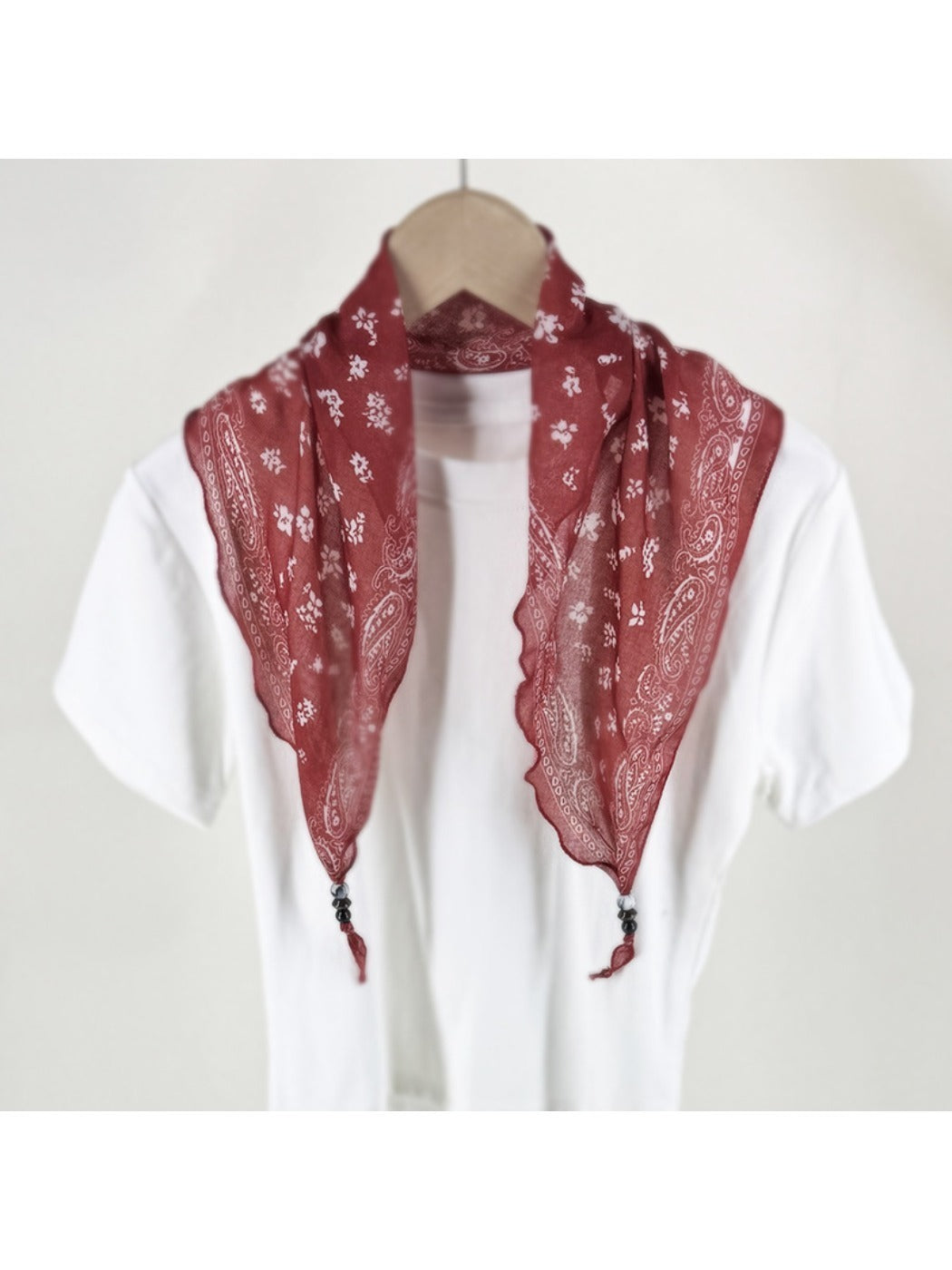 Scarvii - Vintage-inspired Diamond-cut Headscarf with Floral patterns