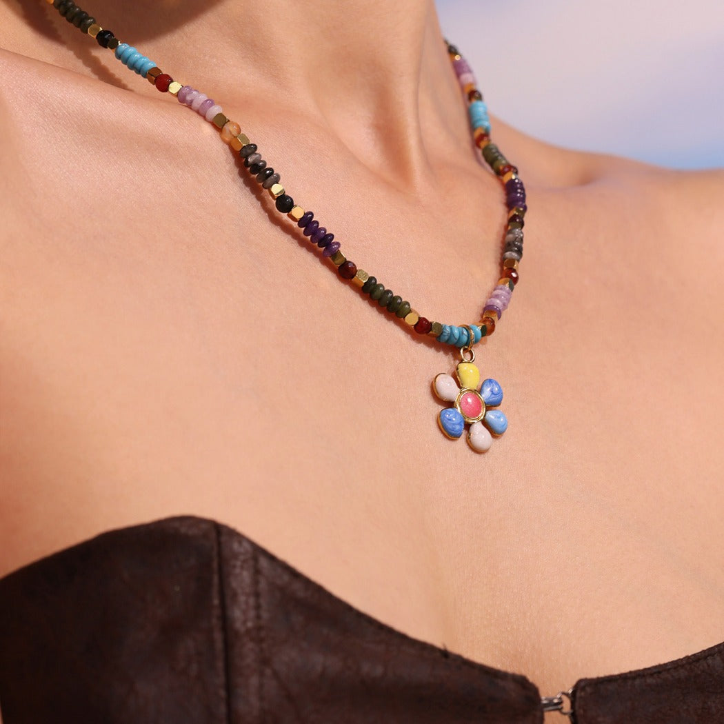 Bauai - Colorful Flat Bead Pendant Necklace - Elegant & Charming