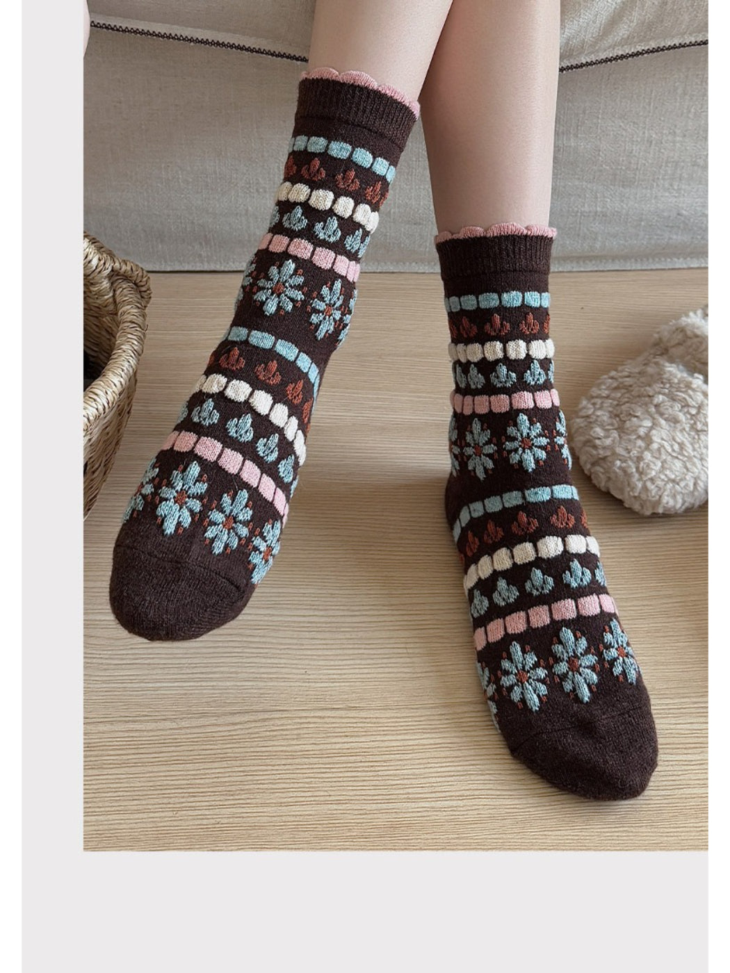 Rufia - Chocolate Stitch Pattern Crew Socks