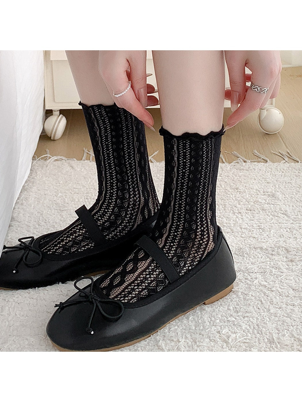 Rufia - Muted Cable Lace Ruffle Crew Socks