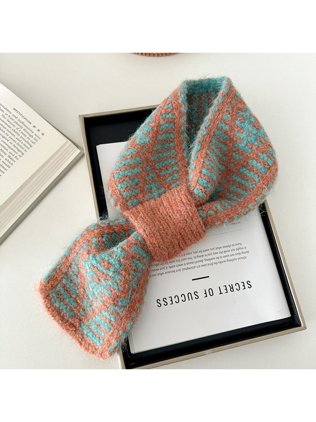 Scarvii - Two-Tone Knitted Scarf with Slip-Through Design