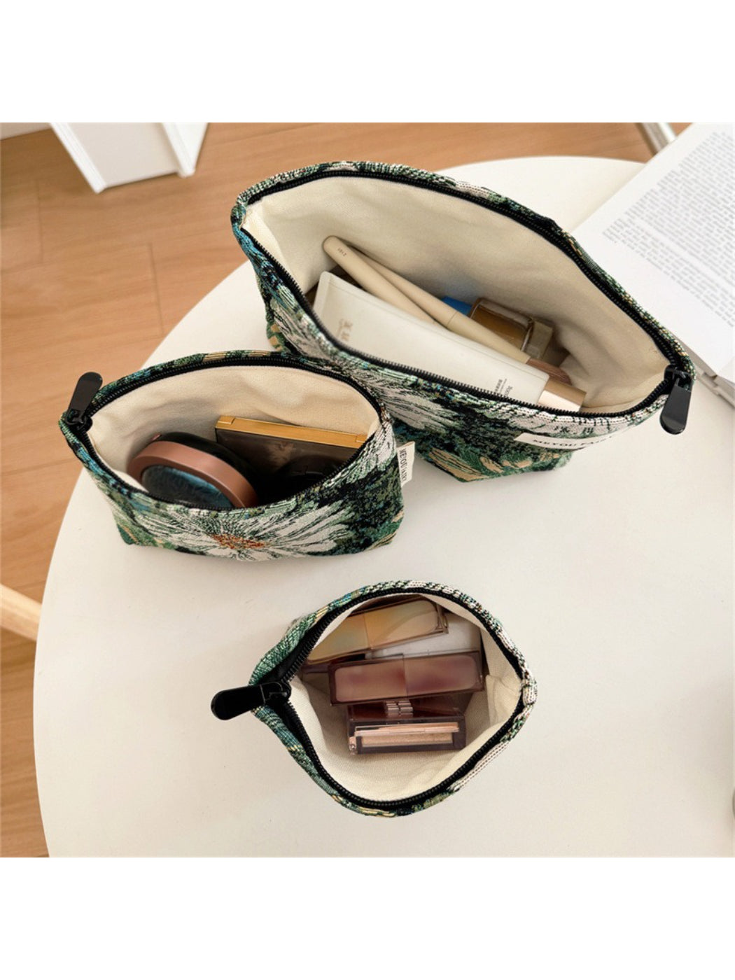 Cosbai - Vintage Jacquard Floral Pouch