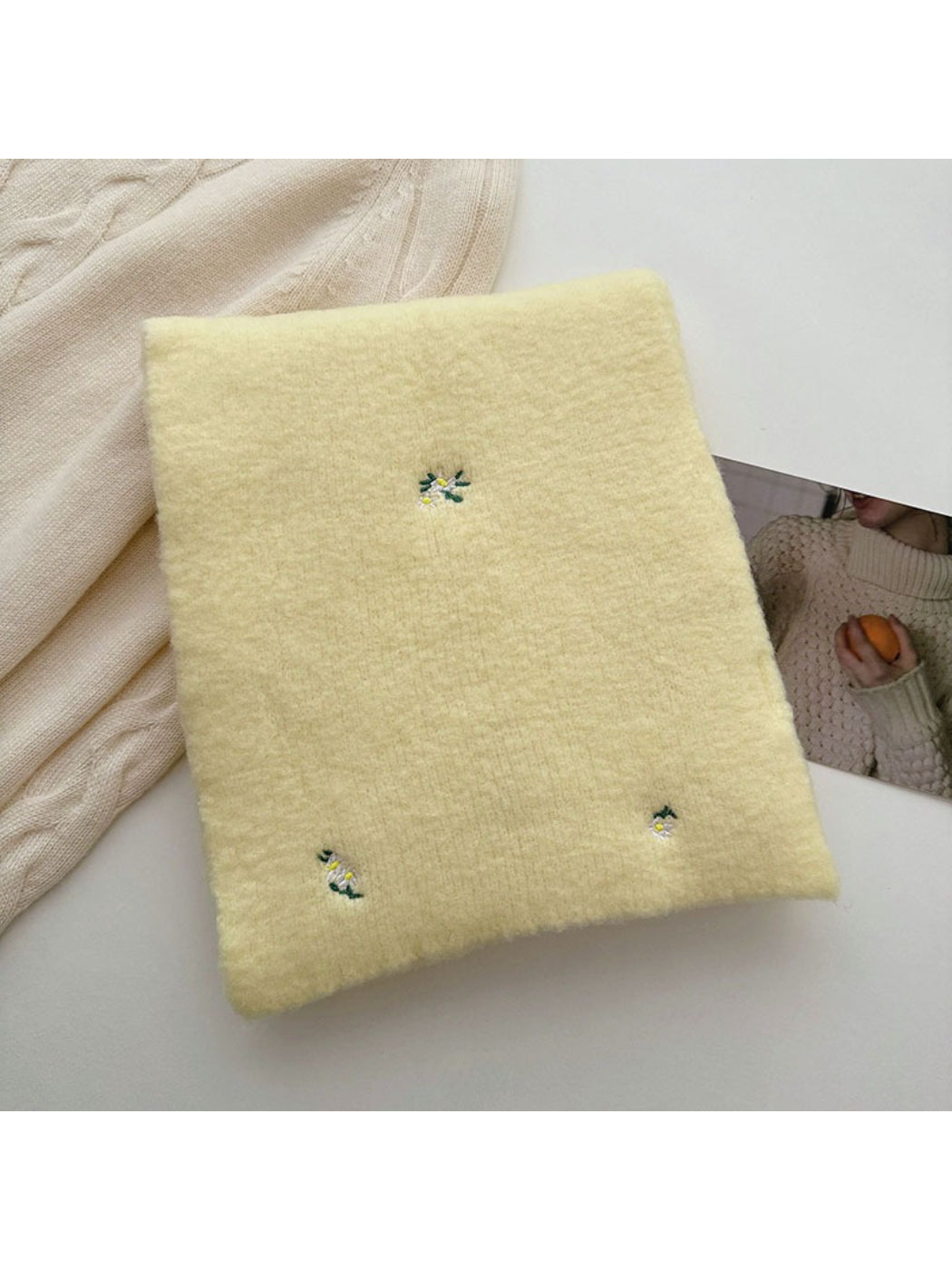 Scarvii - Soft Floral Detail Knit Scarf