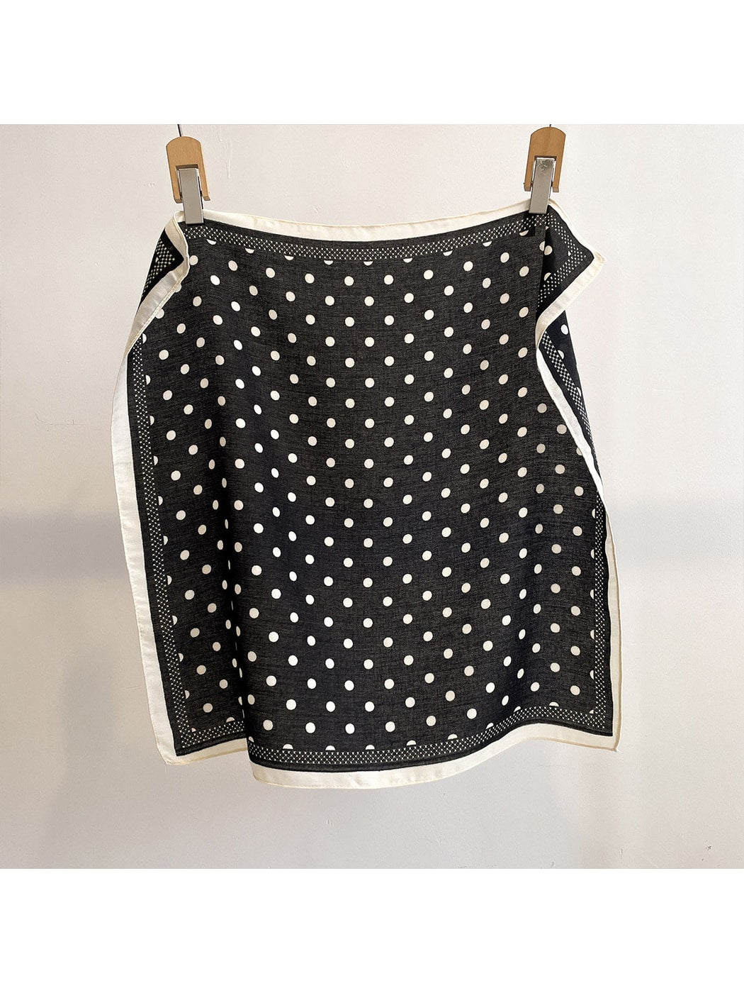 Scarvii Retro Polka Dot Pattern Square Scarf product image