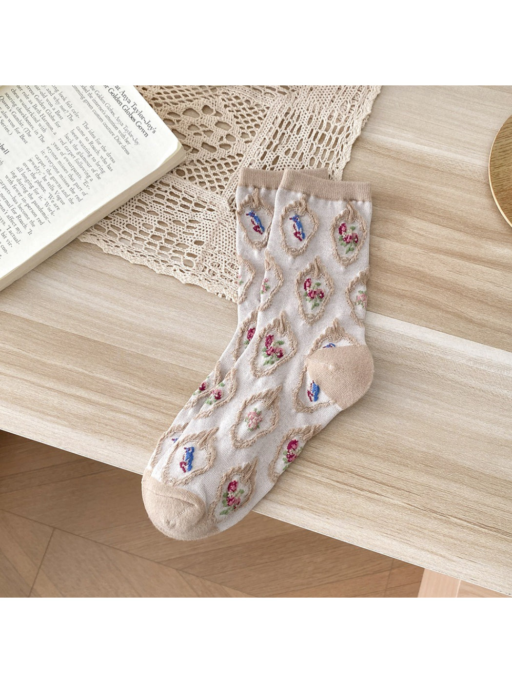 Rufia - Framed Floral Motif Crew Socks product image 8