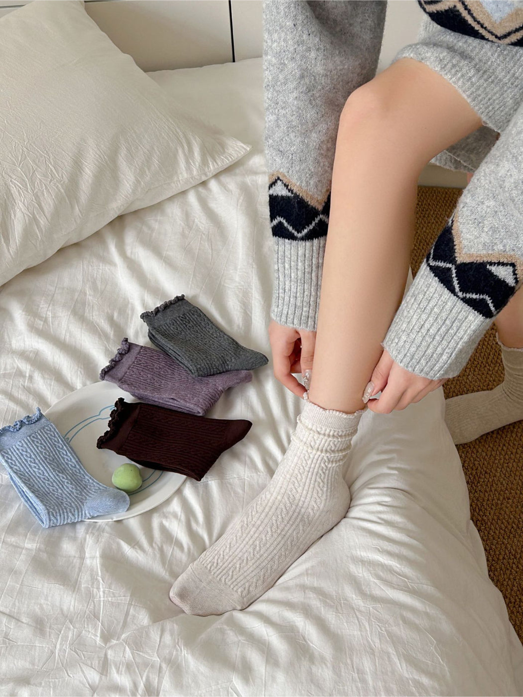 Rufia - Cable Knit Ruffle Cuff Crew Socks