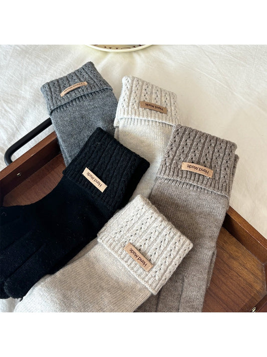 Gloving - Soft Knit Gloves with Touchscreen