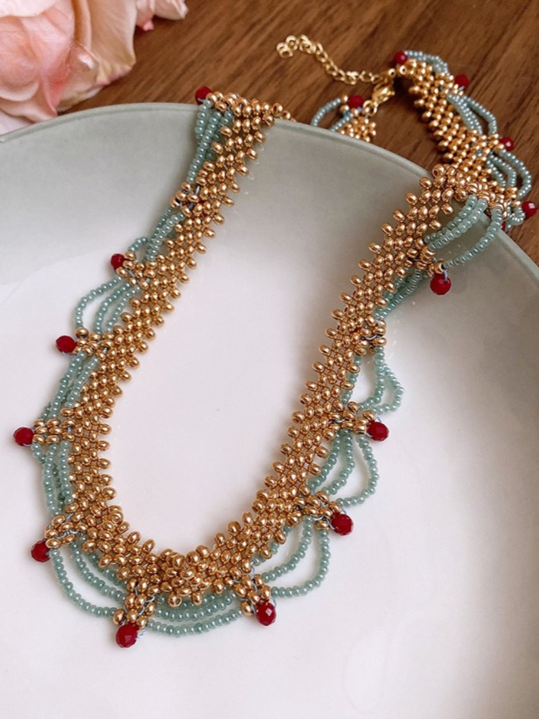Bauai - Glass Bead Necklace with Court Style