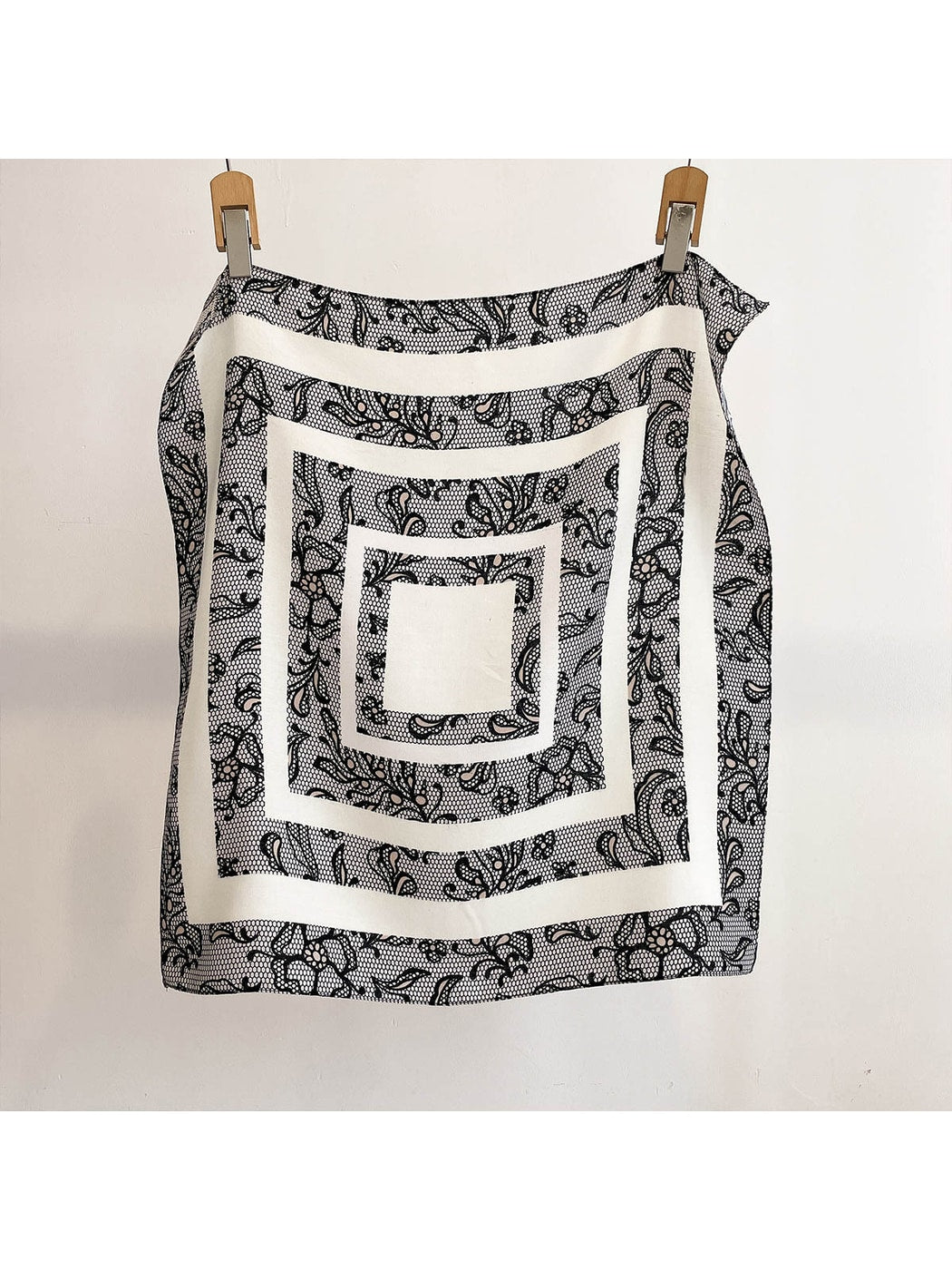 Scarvii - Geometric Concentric Print Square Scarf