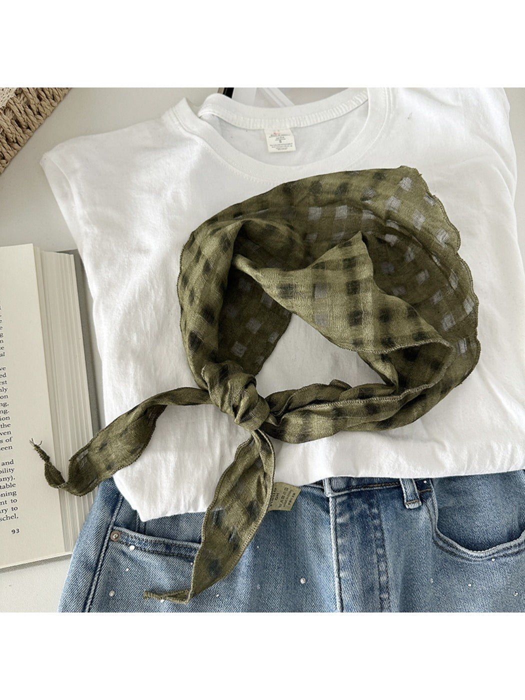 Scarvii - Vintage Openwork Triangle Scarf with Plaid Design