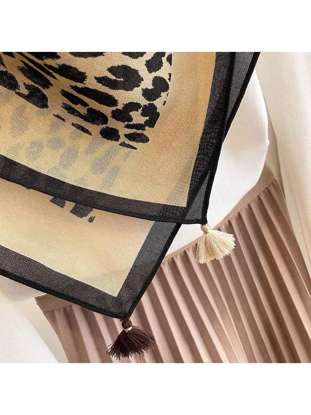 Scarvii - Leopard Print Contrast Border Square Scarf
