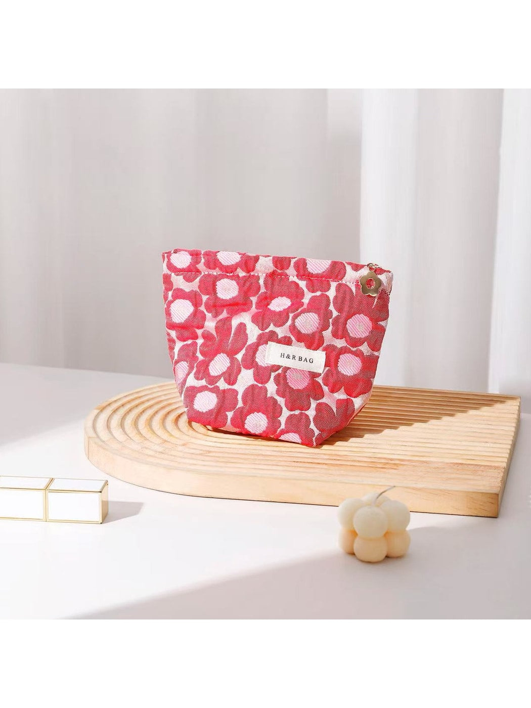 Cosbai - Sweet Floral Handheld Makeup Storage Bag
