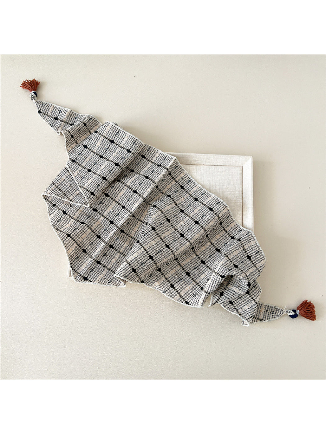 Scarvii - Plaid Pointed-End Triangle Scarf