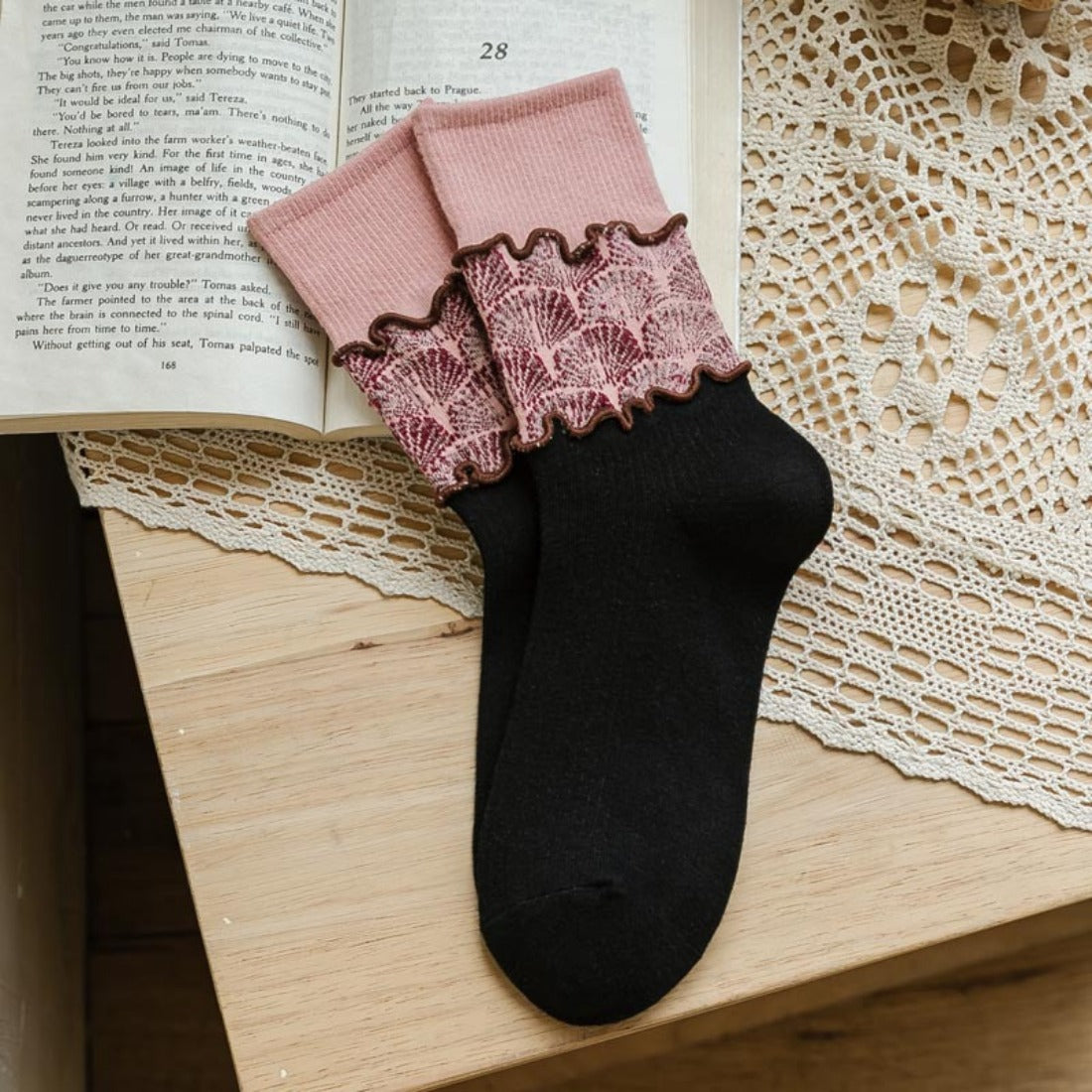 Rufia - Color Block Lace Trim Mid-Calf Socks