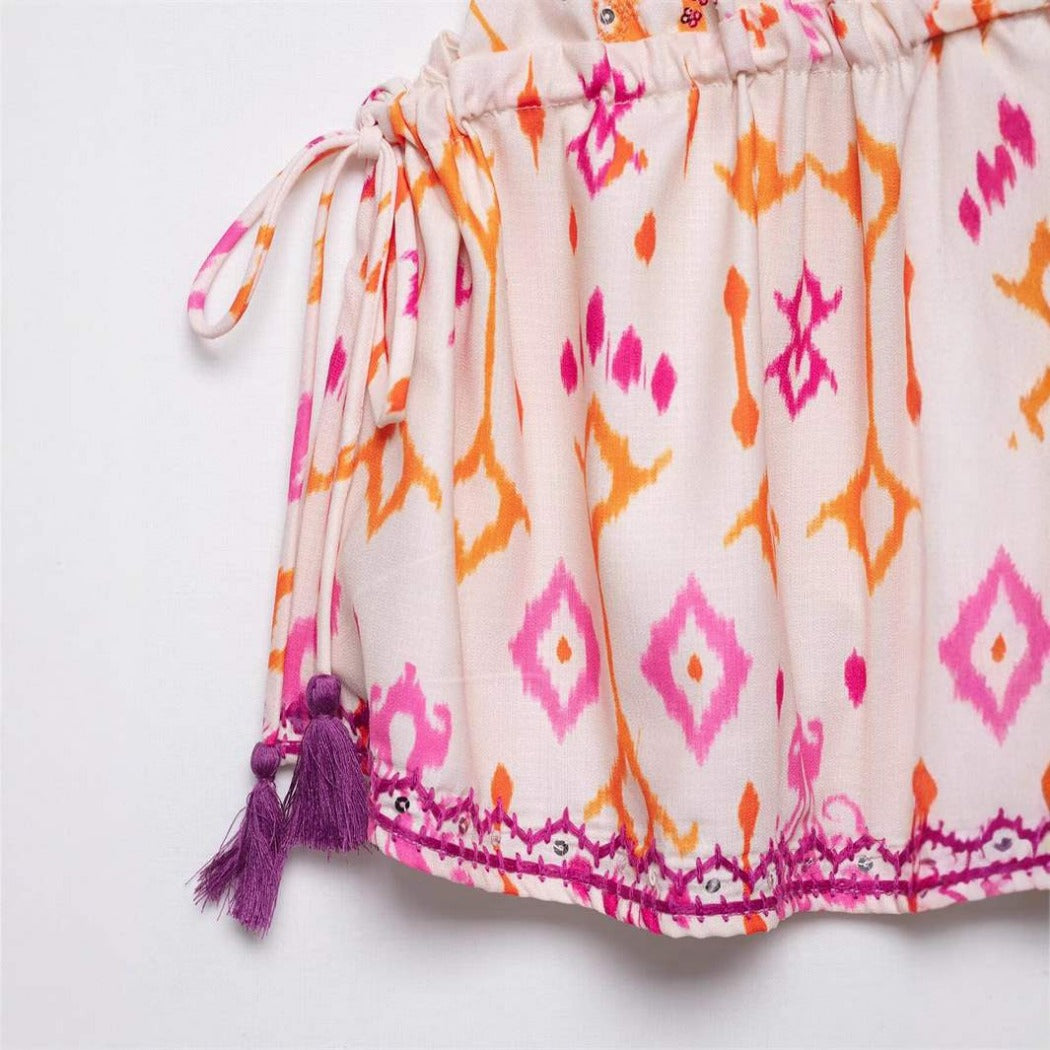 Vesty - V-neck Floral Strap Top - Playful & Soft