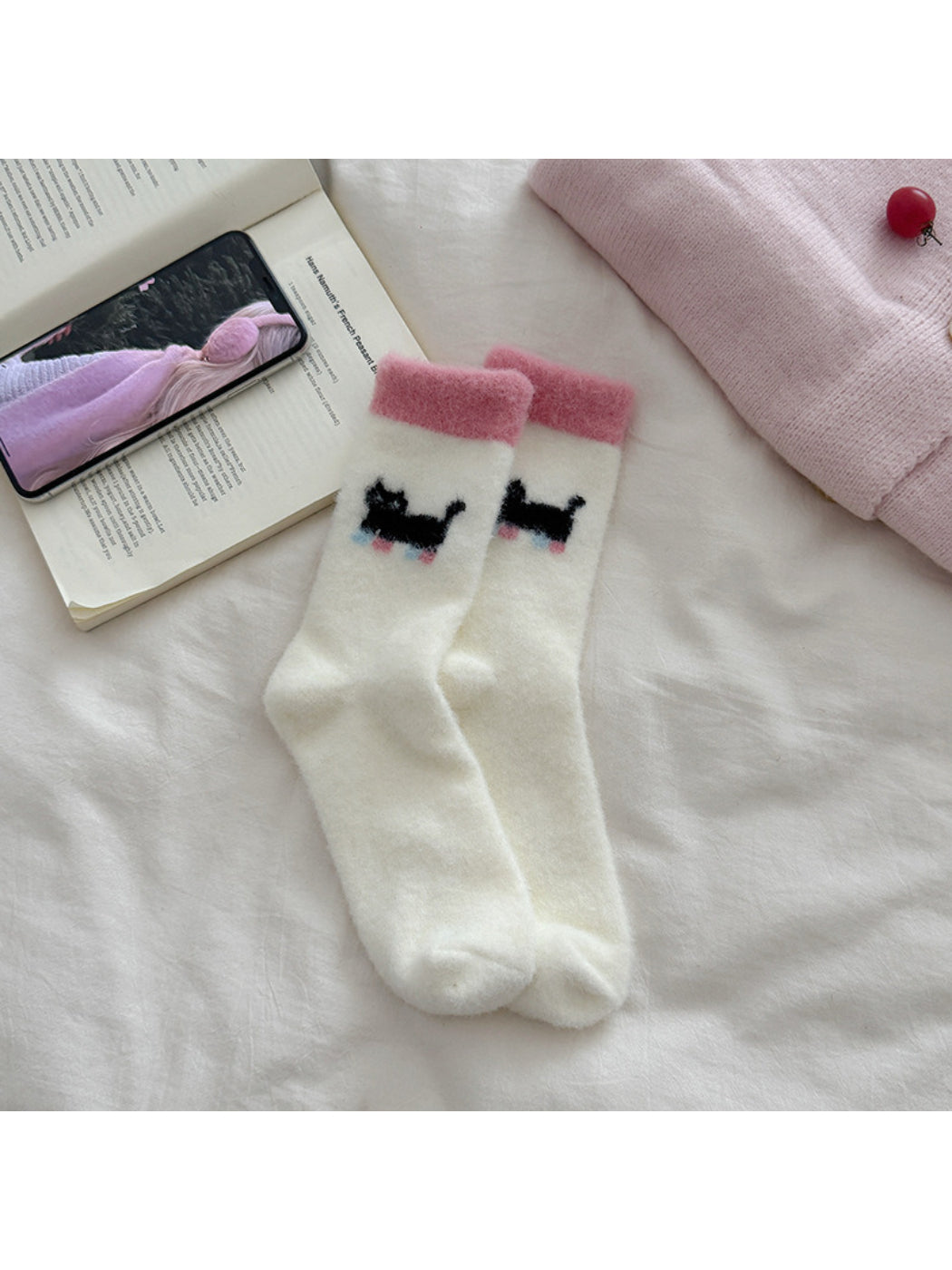 Rufia – Cozy Cat Pattern Crew Socks