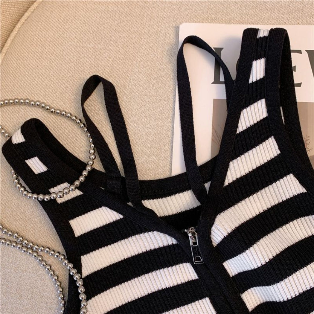 Vesty - Striped Zip-Up Sleeveless Top