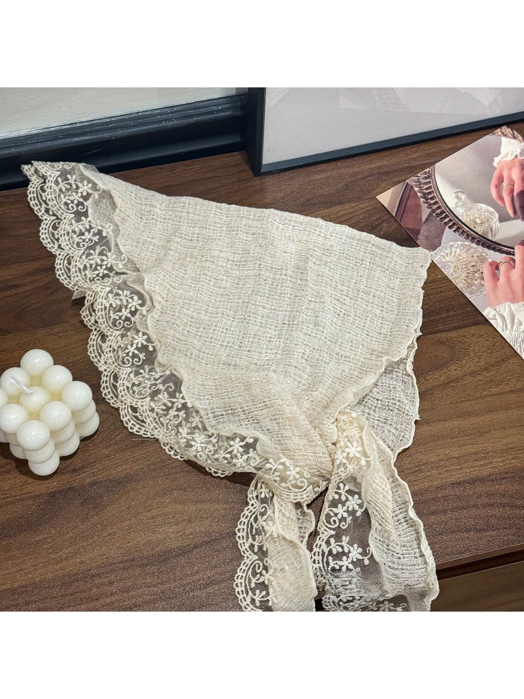 Scarvii - Openwork Lace Design Triangle Bandana