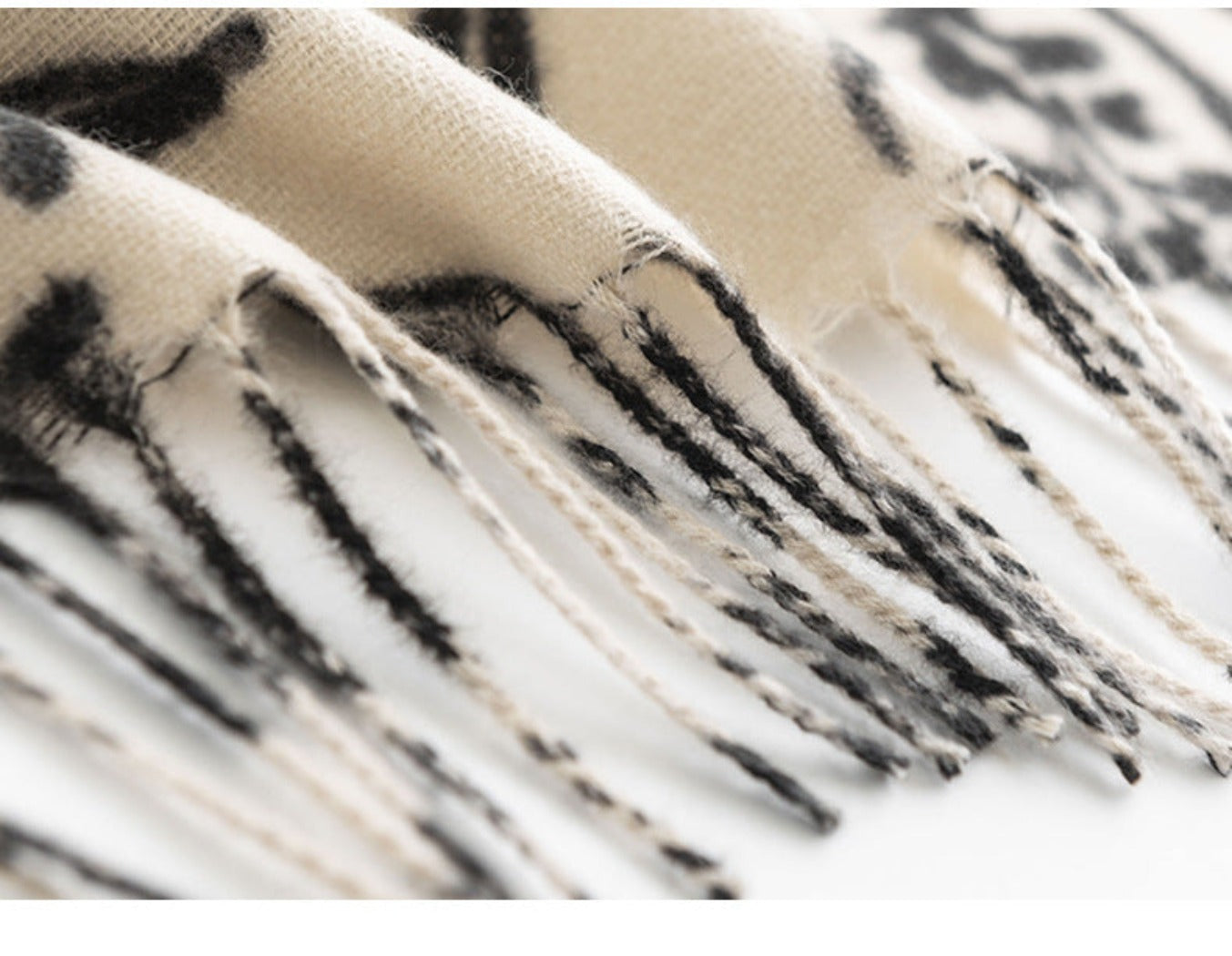 Scarvii - Floral Fringe Winter Scarf