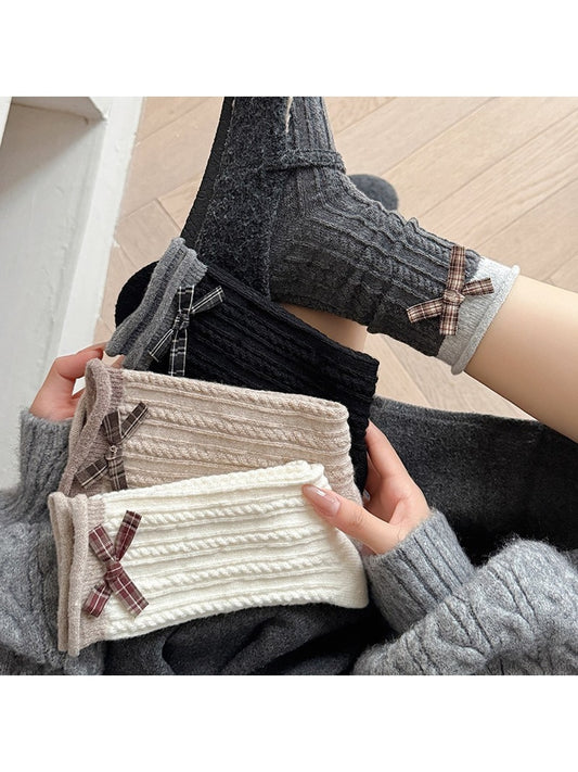 Rufia - Ribbed Knit Bow Accent Rolled Cuffs Crew Socks