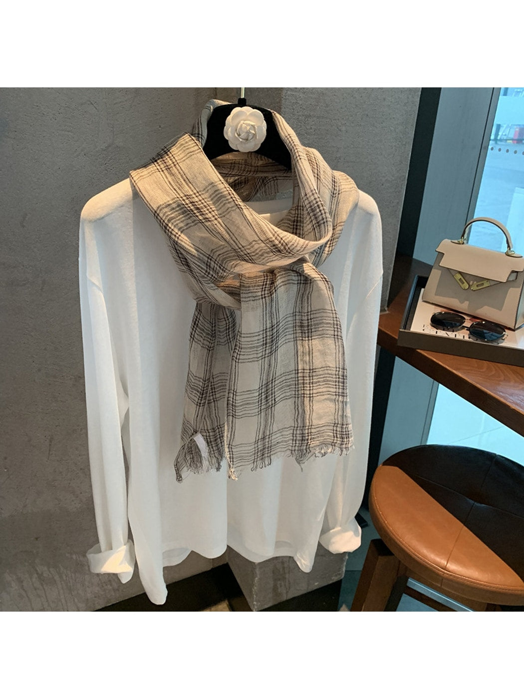 Scarvii - Vintage Gray Plaid Pattern Scarf