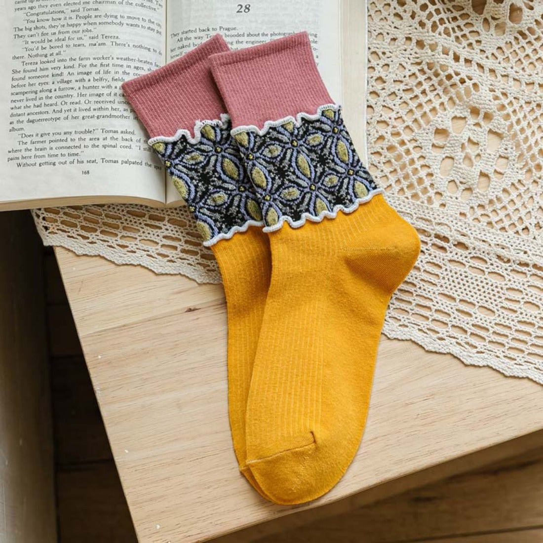 Rufia - Color Block Lace Trim Mid-Calf Socks