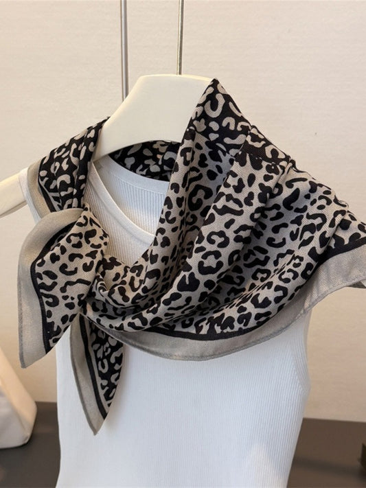 Scarvii - Classic Scarf with Leopard Print