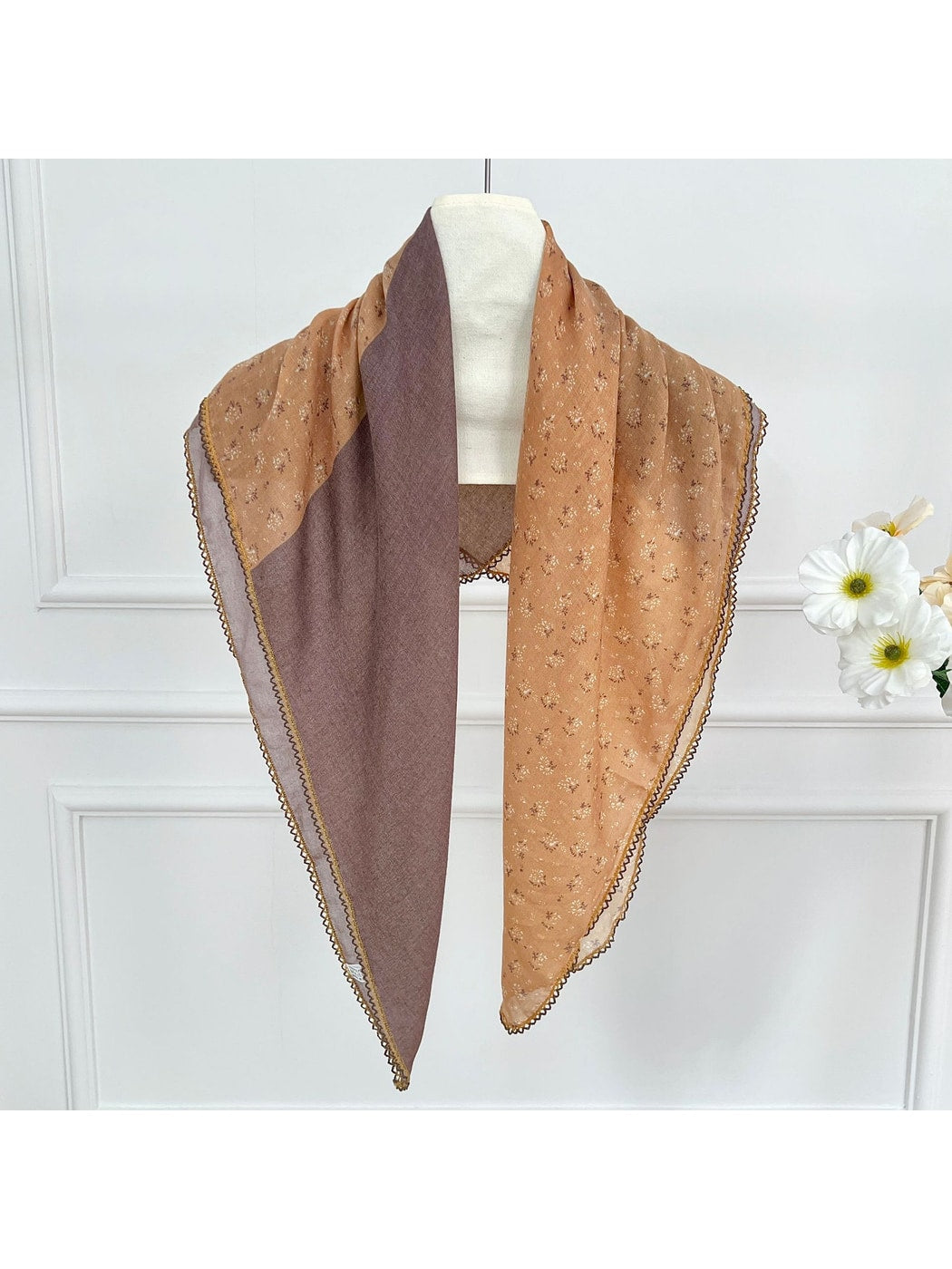 Scarvii - Floral Print Contrast Trim Diamond-shaped Scarf
