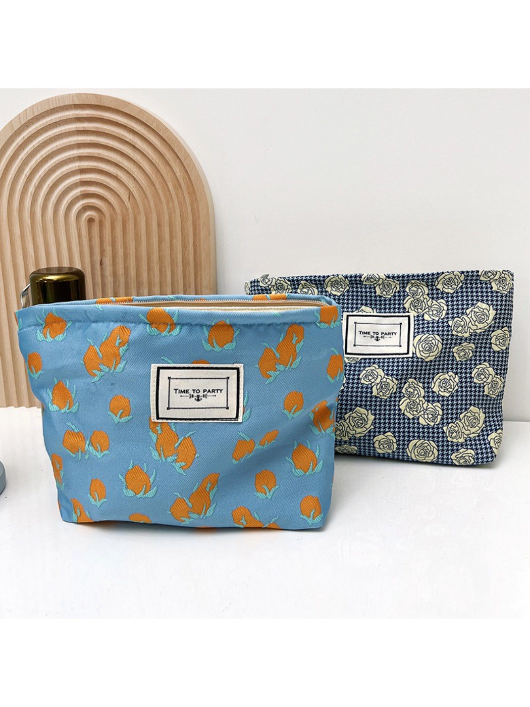 Cosbai - Vintage Rose Print Zipper Pouch