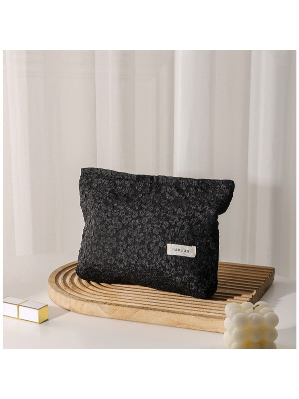 Cosbai - Geometric Print Handheld Makeup Bag