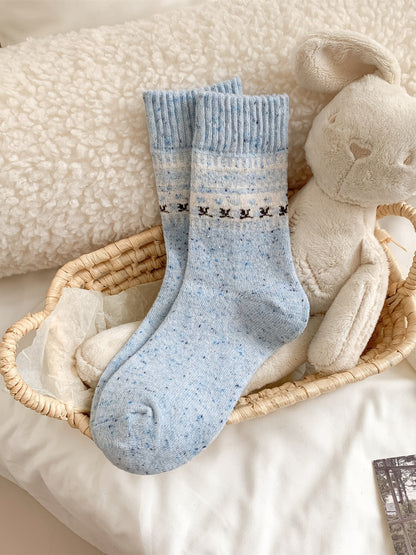 Rufia – Retro Mid-Calf Socks with Snowflake Pattern
