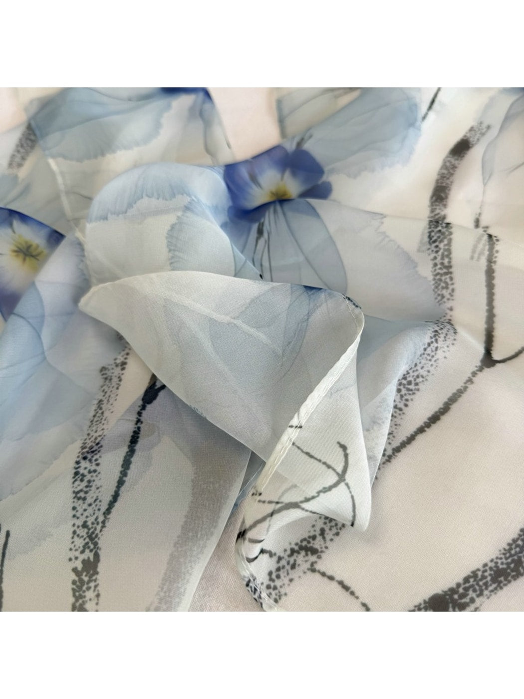 Scarvii - Fresh Floral Printed Lightweight Scarf